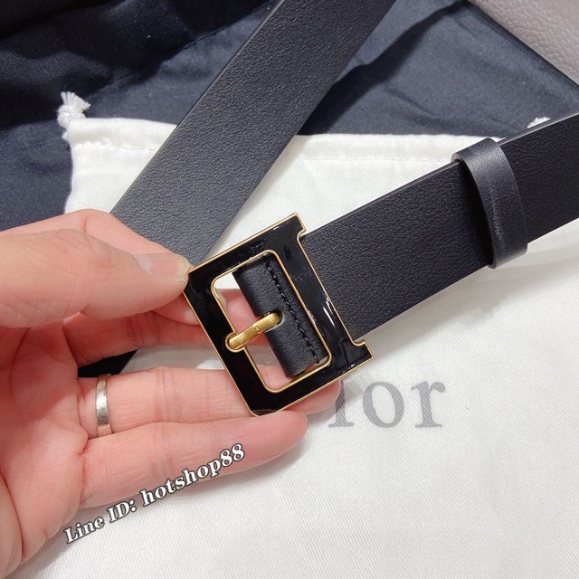 Dior女士腰皮帶 迪奧復古磨膠針扣小牛皮寬腰帶  jjp2195